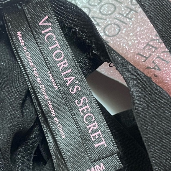 Victoria’s Secret FASHION SHOW LONDON 2014 Satin Bow Crystals Thong Sz M Panty - Picture 7 of 10